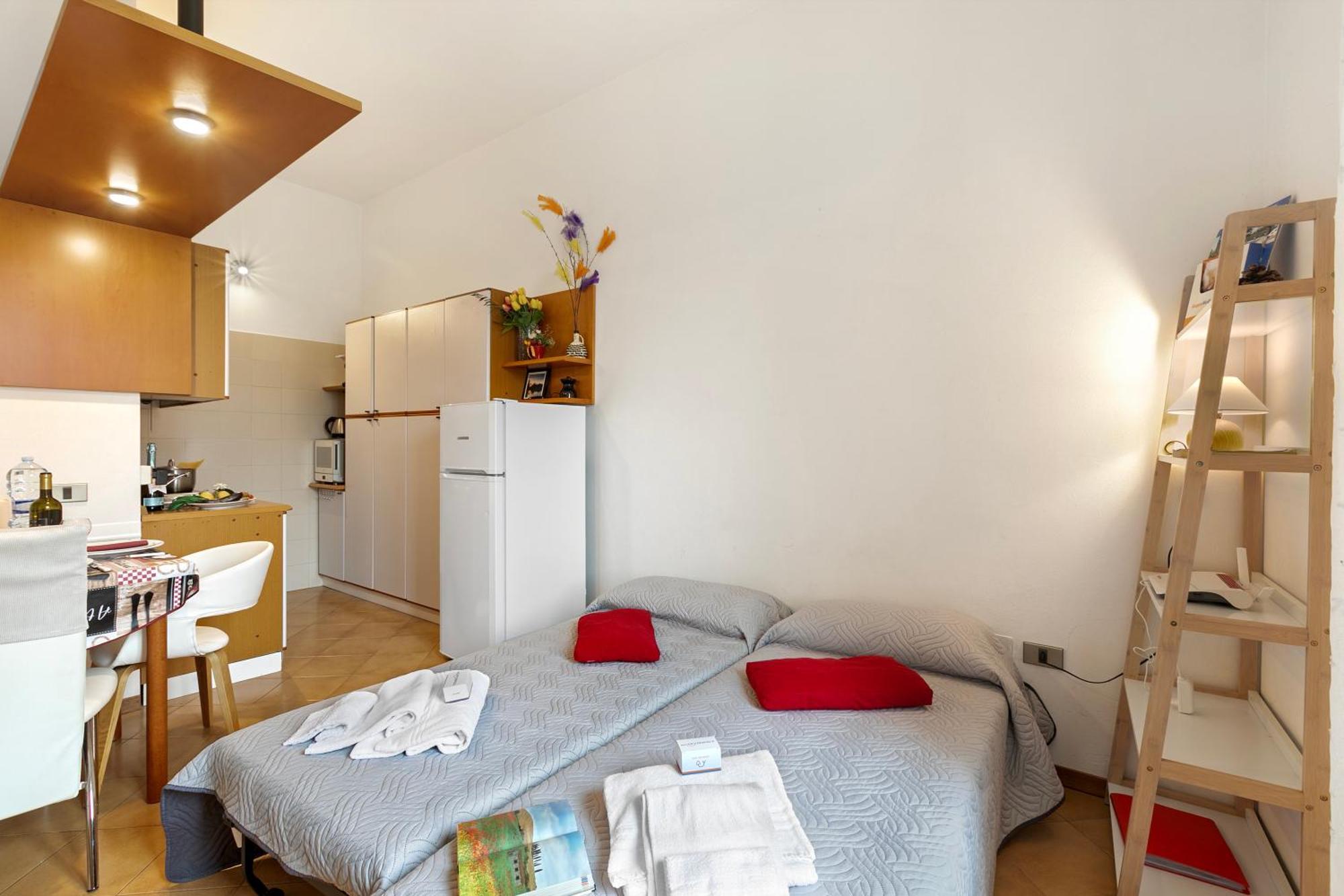 Lake View Historical Center Apartment - Happy Rentals Riva del Garda Exterior photo