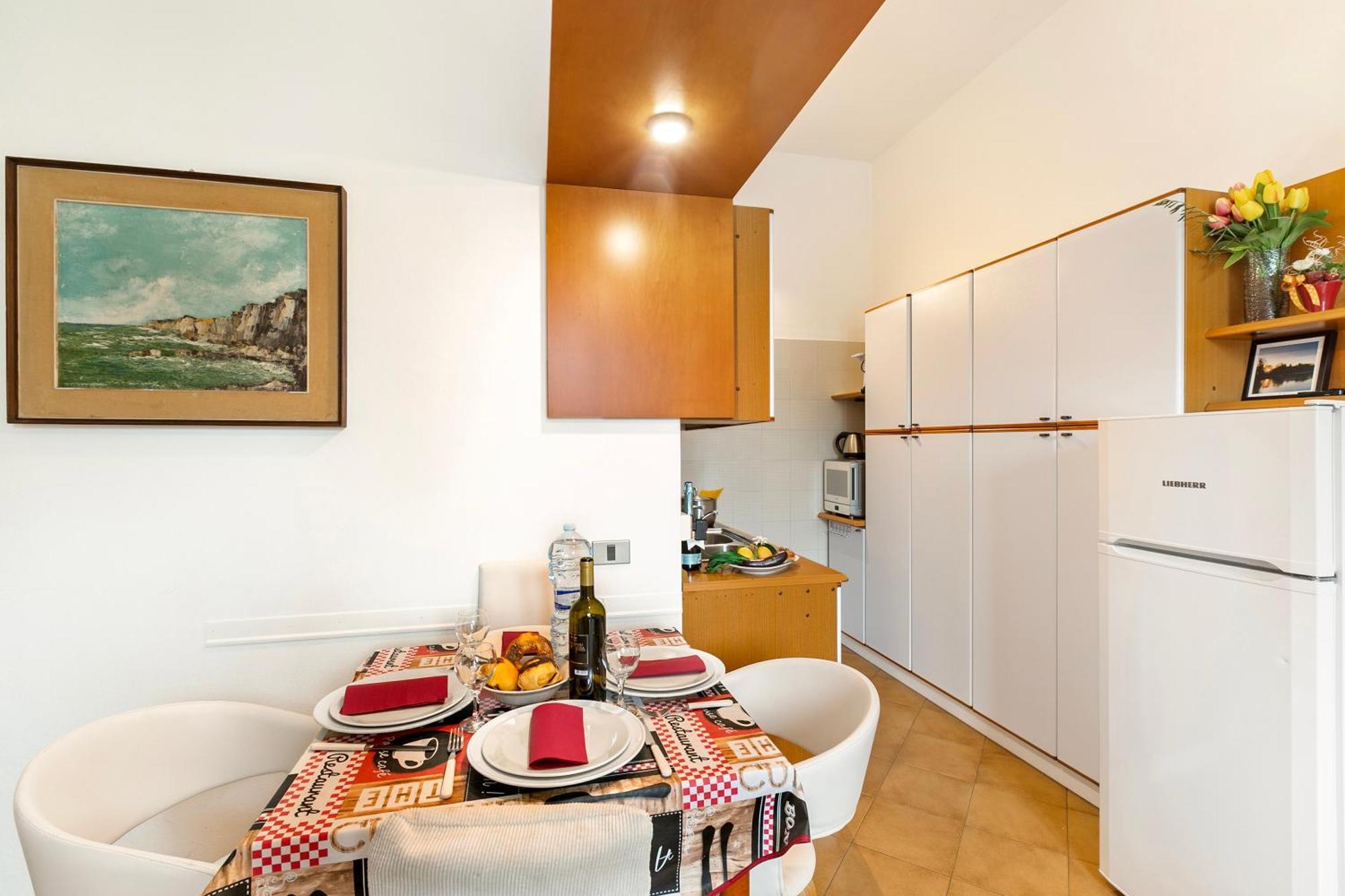 Lake View Historical Center Apartment - Happy Rentals Riva del Garda Exterior photo