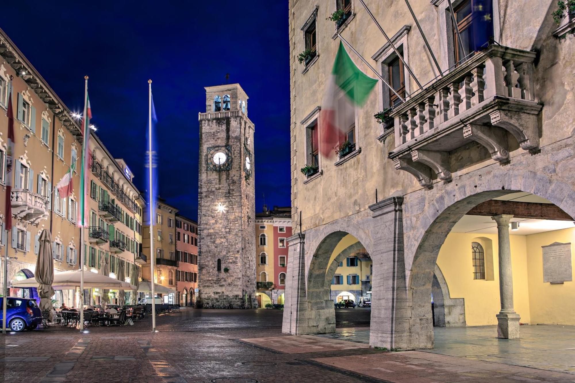 Lake View Historical Center Apartment - Happy Rentals Riva del Garda Exterior photo