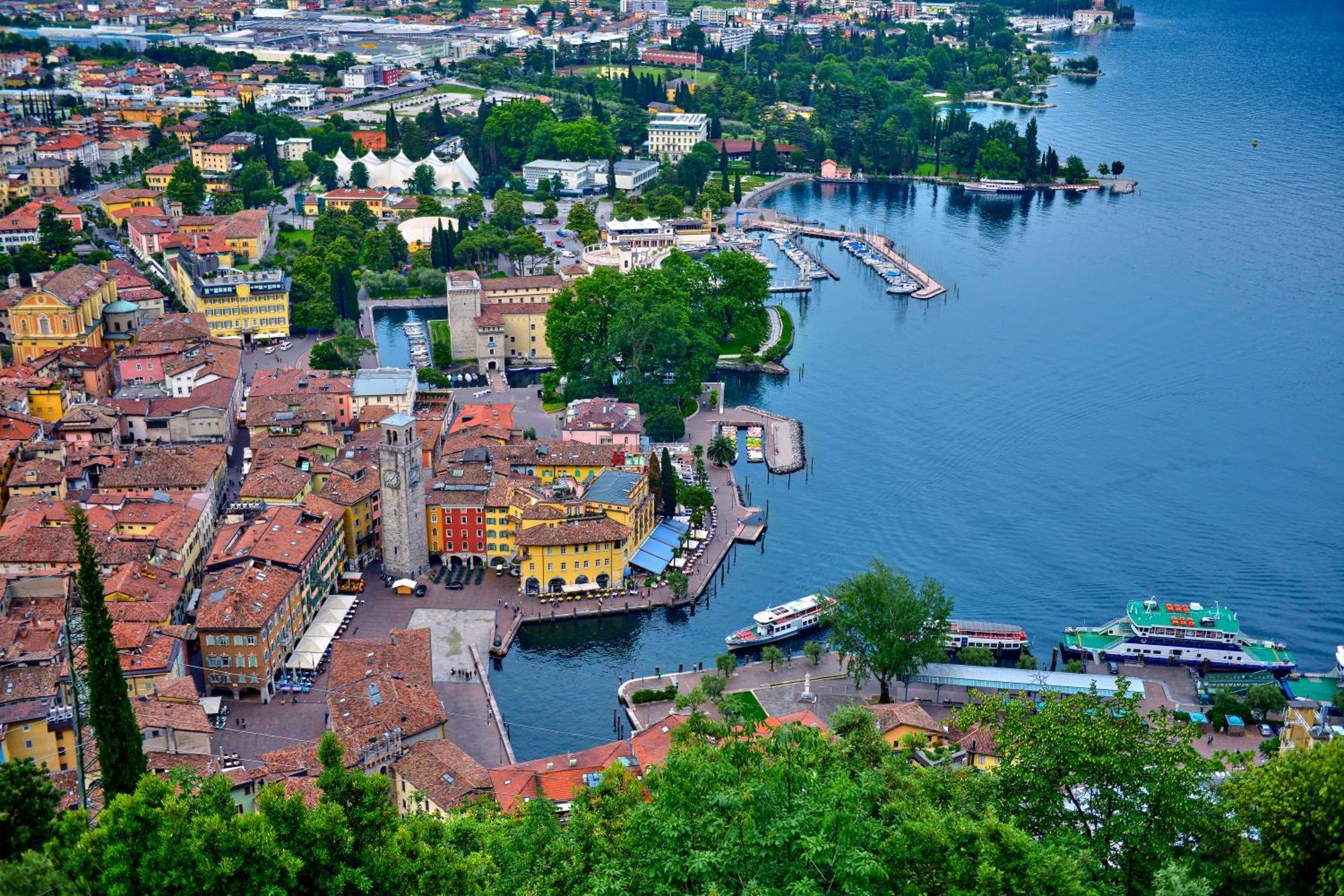 Lake View Historical Center Apartment - Happy Rentals Riva del Garda Exterior photo
